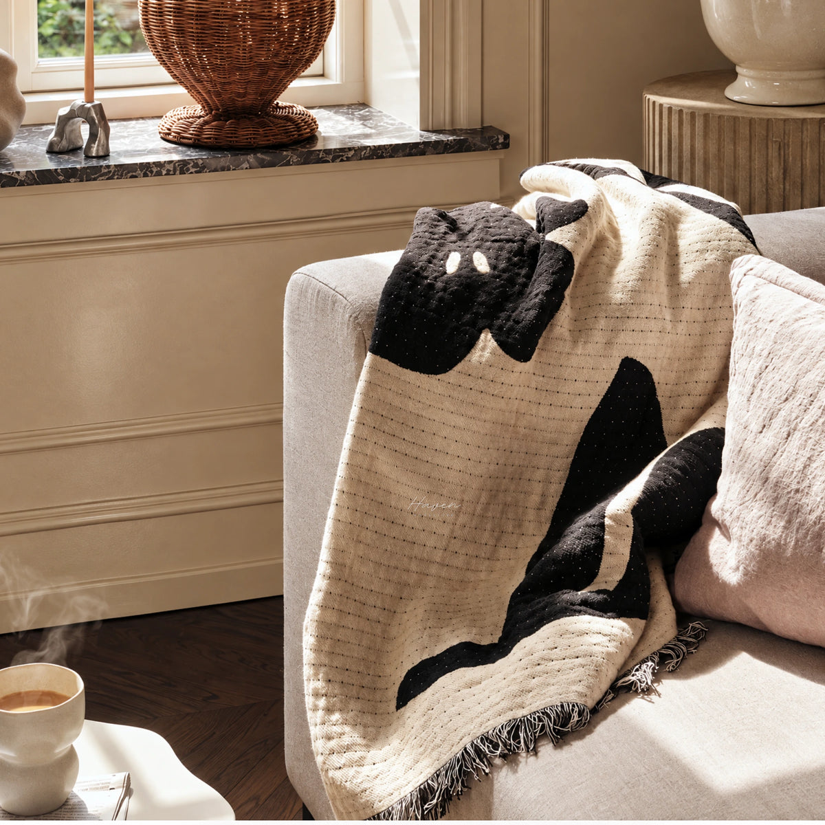 Broste® Throw Rosita -Black/Off White Throw at Haven Homestore