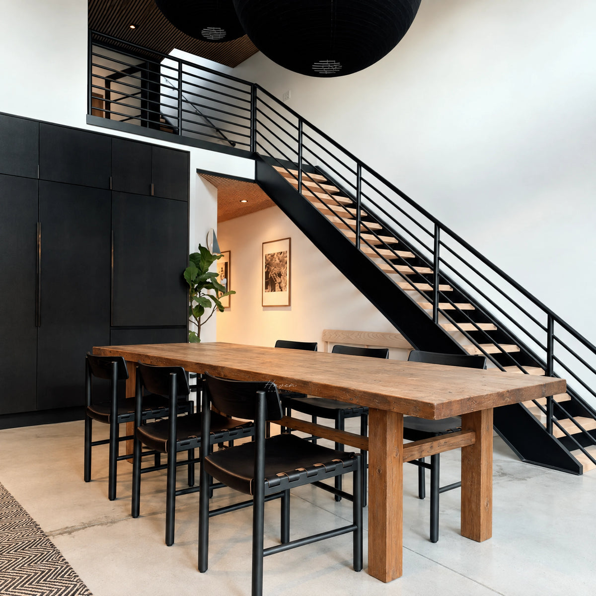 Solum Dining Table