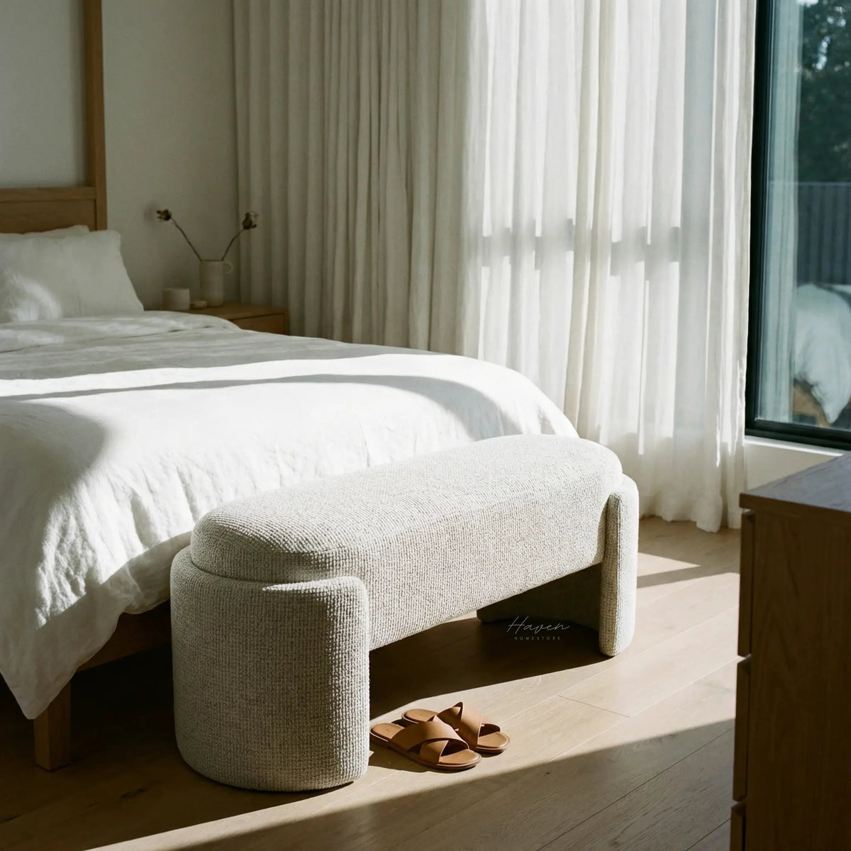 Sinclair Bench by Capulet (sinclair-bench)